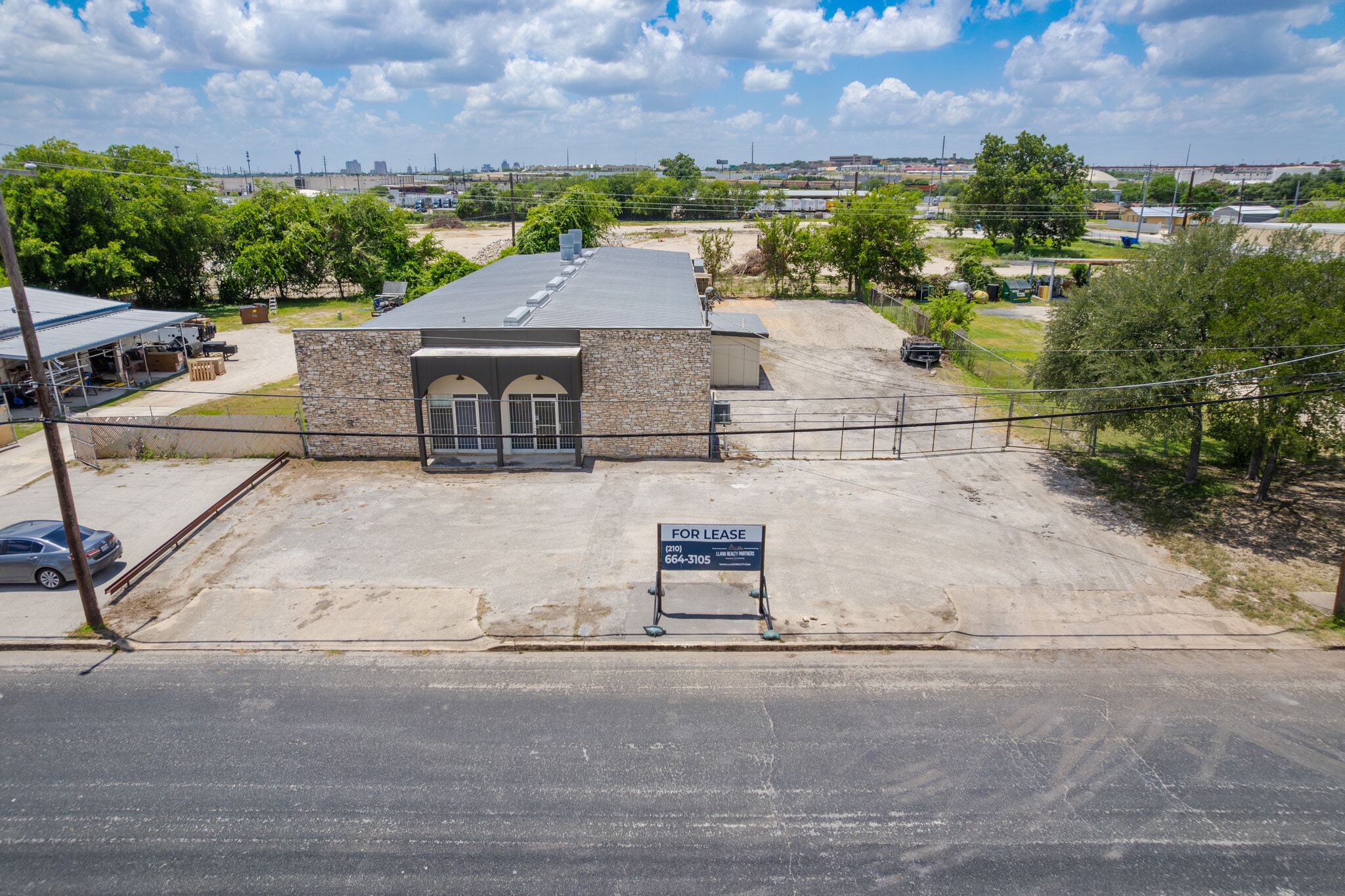 1111 Paulsun St, San Antonio, TX à louer Photo intérieure– Image 1 sur 10