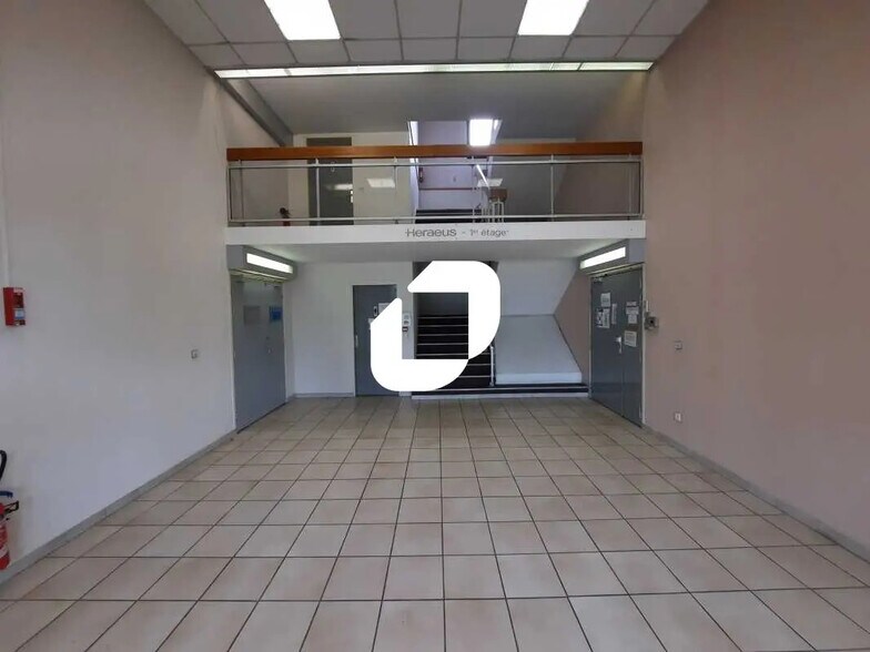 12 Avenue Du Québec, Villebon-sur-Yvette à louer - Photo de l’immeuble – Image 2 sur 15