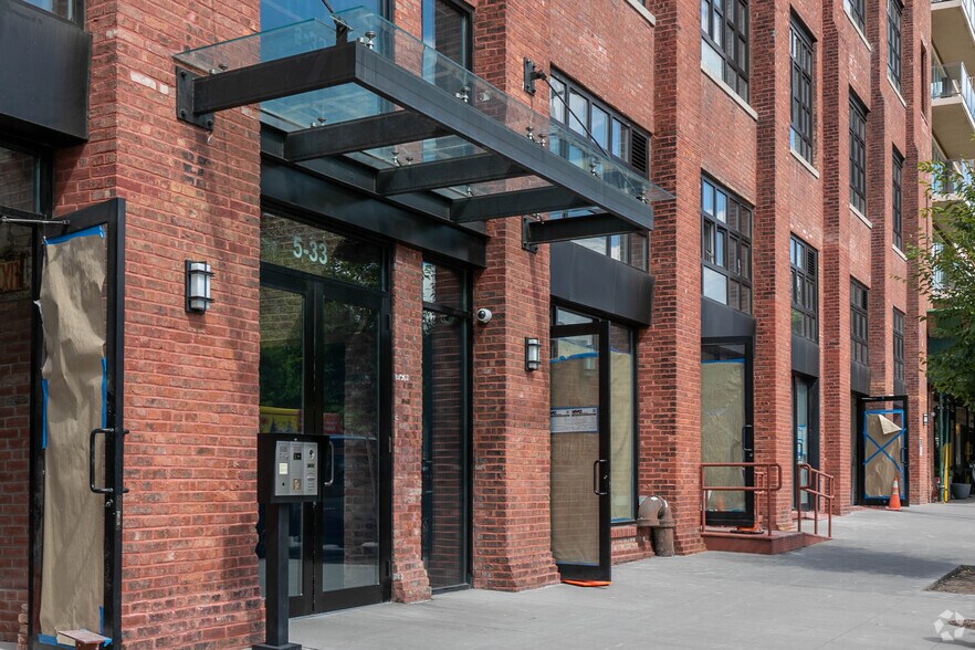 5-33 48th Ave, Long Island City, NY à vendre - Photo de l’immeuble – Image 3 sur 6