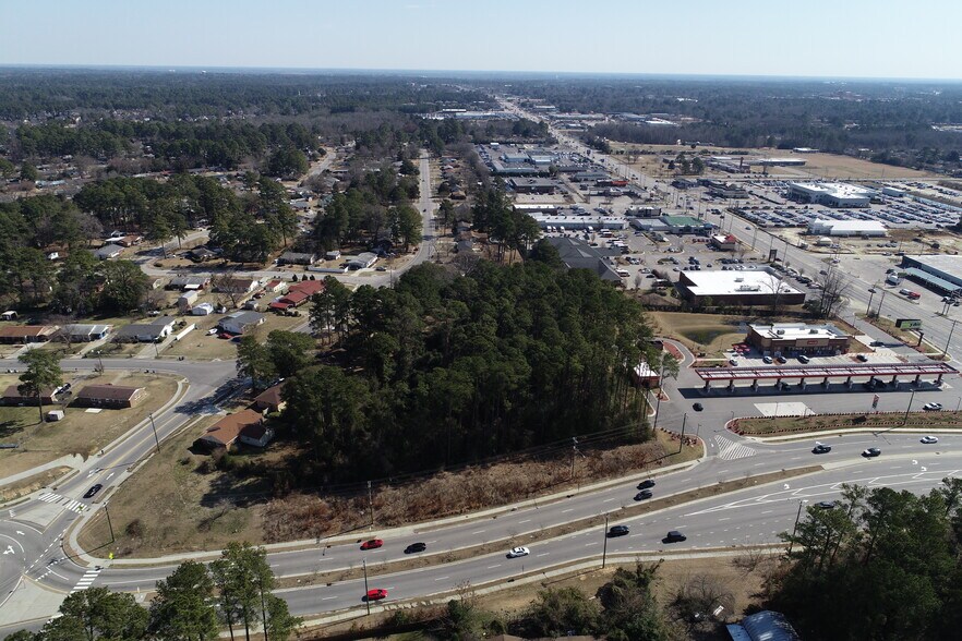 Glensford Dr, Fayetteville, NC à vendre - Photo principale – Image 1 sur 6