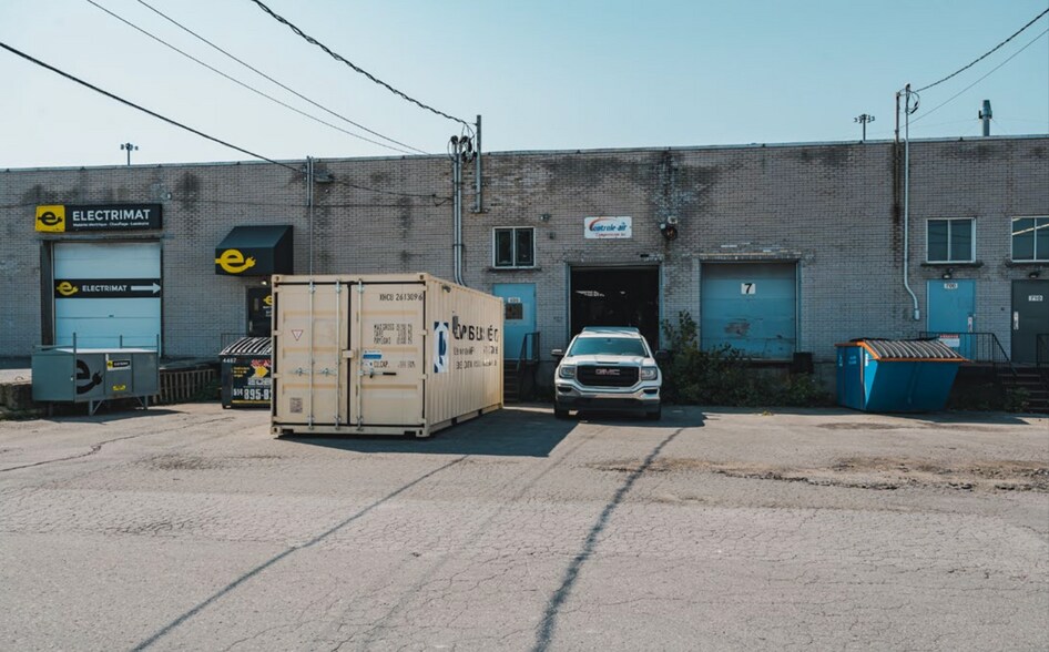 690 Boul Du Curé-Boivin, Boisbriand, QC à louer - Photo de l’immeuble – Image 3 sur 5