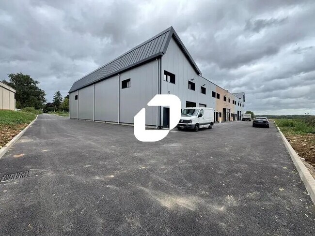 Plus de détails pour Local d’activités à vendre