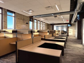 2 N 8th St, Manitowoc, WI à louer Photo intérieure– Image 2 sur 9