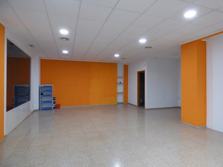 Local commercial dans Elda, Alicante à vendre - Photo intérieure – Image 2 sur 5