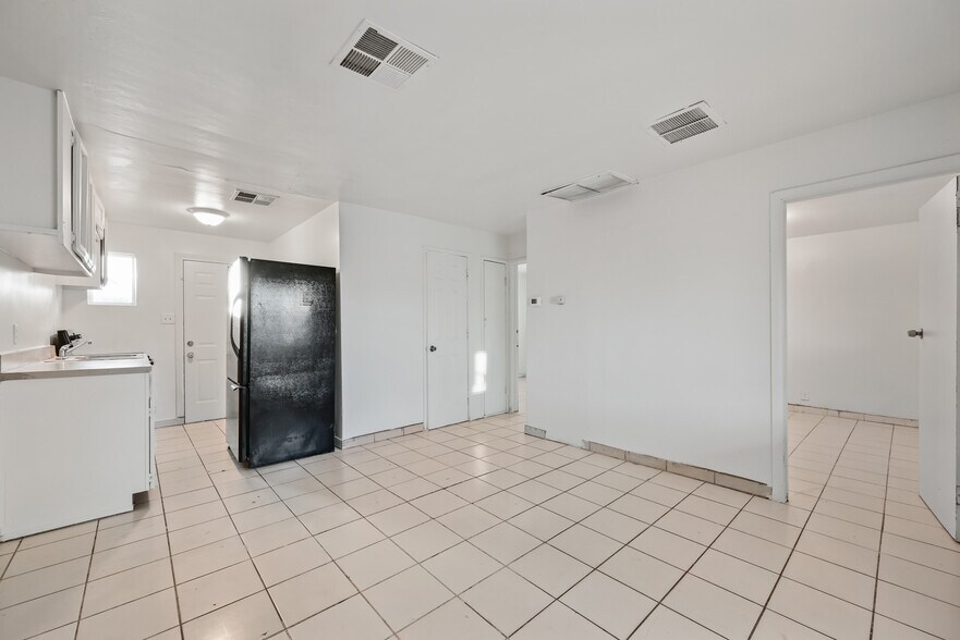 2237 E Taylor St, Phoenix, AZ à vendre - Photo de l’immeuble – Image 3 sur 14
