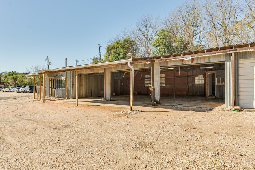 7310 Sherwood Rd, Austin, TX à louer - Photo de l’immeuble – Image 3 sur 20