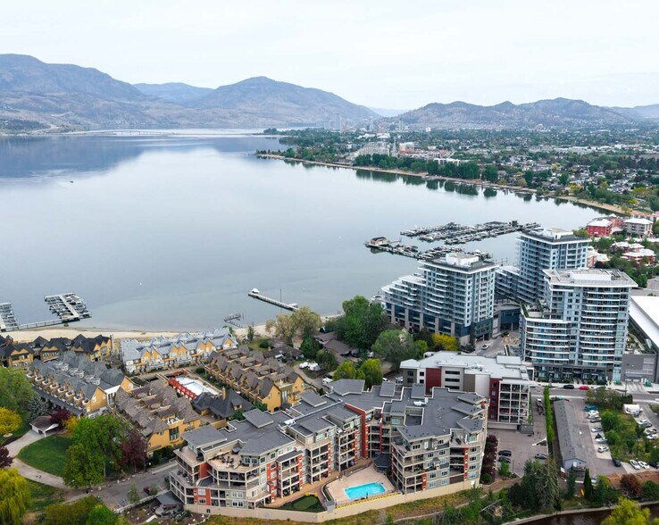 3854-3858 Truswell Rd, Kelowna, BC à vendre - Photo de l’immeuble – Image 3 sur 6