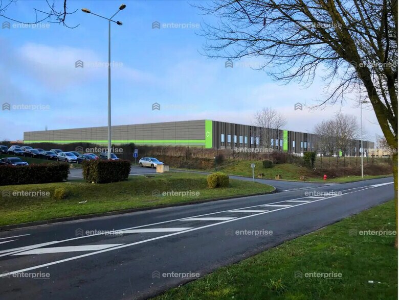 Industriel/Logistique dans Allonne à louer - Photo de l’immeuble – Image 2 sur 3