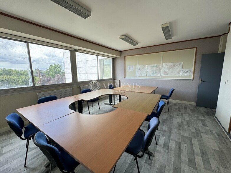 Bureau dans Évry-Courcouronnes à vendre - Photo intérieure – Image 2 sur 5