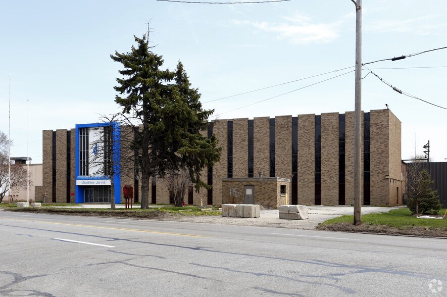 5400 Detroit Ave, Toledo, OH à louer - Photo de l’immeuble – Image 1 sur 5