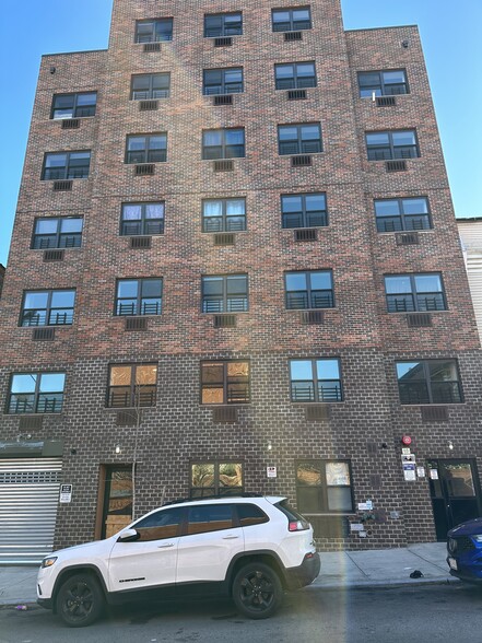 1982 Belmont Ave, Bronx, NY à louer - Photo de l’immeuble – Image 1 sur 1