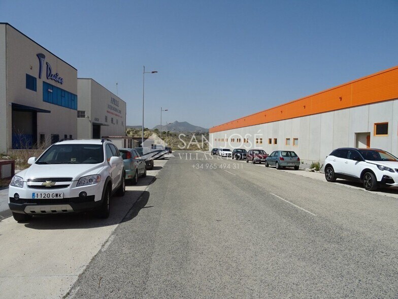 Industriel/Logistique dans Aspe, Alicante à vendre - Photo de l’immeuble – Image 3 sur 8
