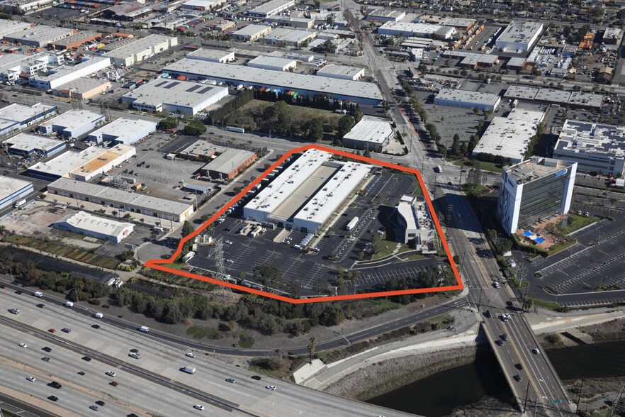 18455 S Figueroa St, Gardena, CA à louer - Photo de l’immeuble – Image 1 sur 7