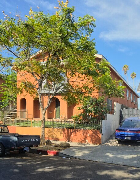 177 N Alexandria Ave, Los Angeles, CA à vendre - Photo de l’immeuble – Image 2 sur 2