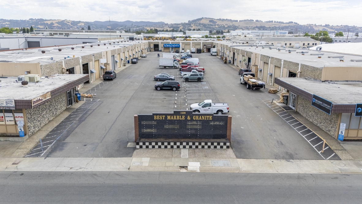 2400-2496 Teagarden St, San Leandro, CA à louer Photo de l’immeuble– Image 1 sur 11