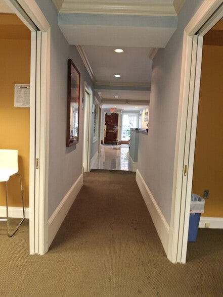 315 N Charles St, Baltimore, MD à vendre - Photo de l’immeuble – Image 2 sur 19