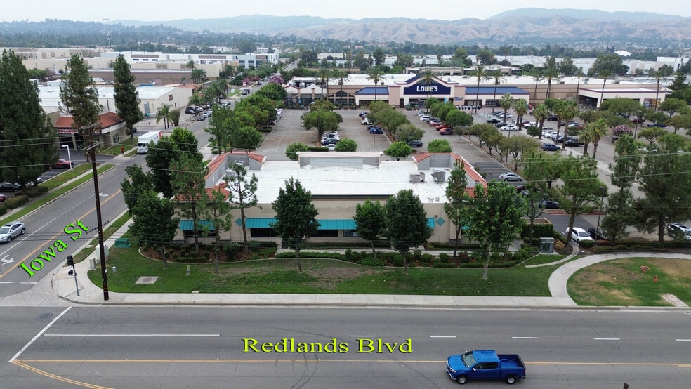 1715 W Redlands Blvd, Redlands, CA à louer - Photo de l’immeuble – Image 1 sur 10
