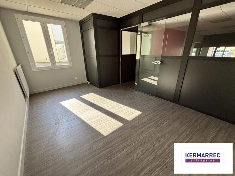 Bureau dans Vannes à louer - Photo de l’immeuble – Image 2 sur 4