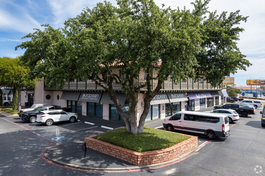 6040 Camp Bowie Blvd, Fort Worth, TX à louer - Photo de l’immeuble – Image 3 sur 11