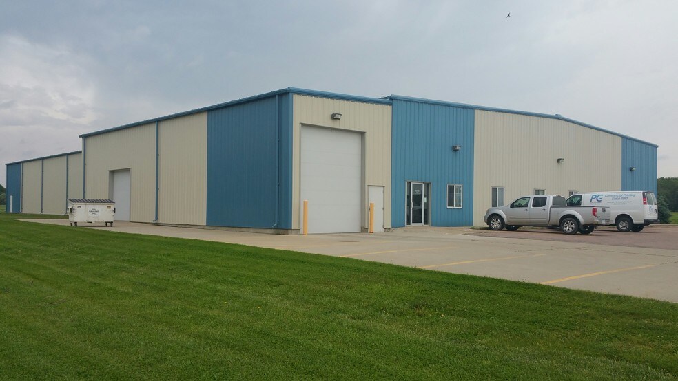 3301 Daniels Ln, South Sioux City, NE à vendre - Photo de l’immeuble – Image 1 sur 12