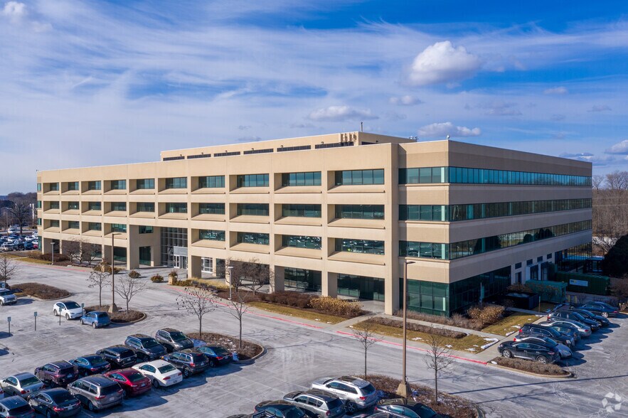 1100 E Warrenville Rd, Naperville, IL à louer - Photo de l’immeuble – Image 3 sur 20