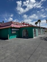 825 S Decatur Blvd, Las Vegas, NV à vendre Photo de l’immeuble– Image 1 sur 3