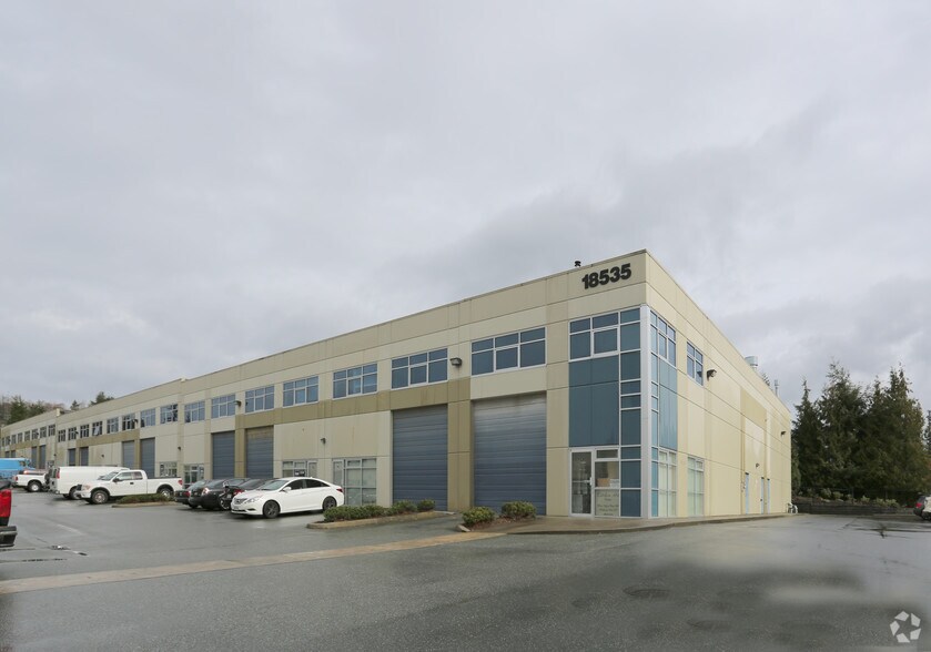 18535 53rd Ave, Surrey, BC à louer - Photo principale – Image 1 sur 44