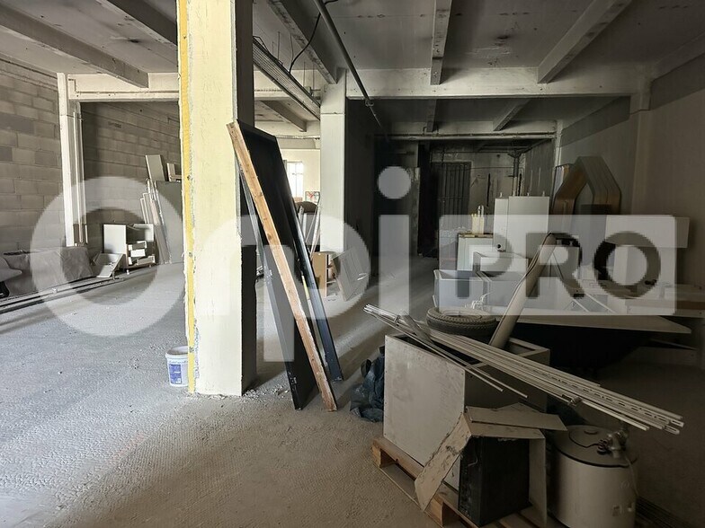 Local d'activités dans Saint Fons à vendre - Photo de l’immeuble – Image 2 sur 7