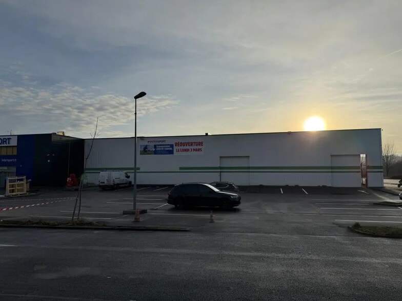 Local commercial dans Soissons à louer - Photo de l’immeuble – Image 2 sur 7