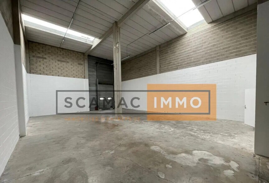 Bureau dans Émerainville à louer - Photo de l’immeuble – Image 1 sur 11