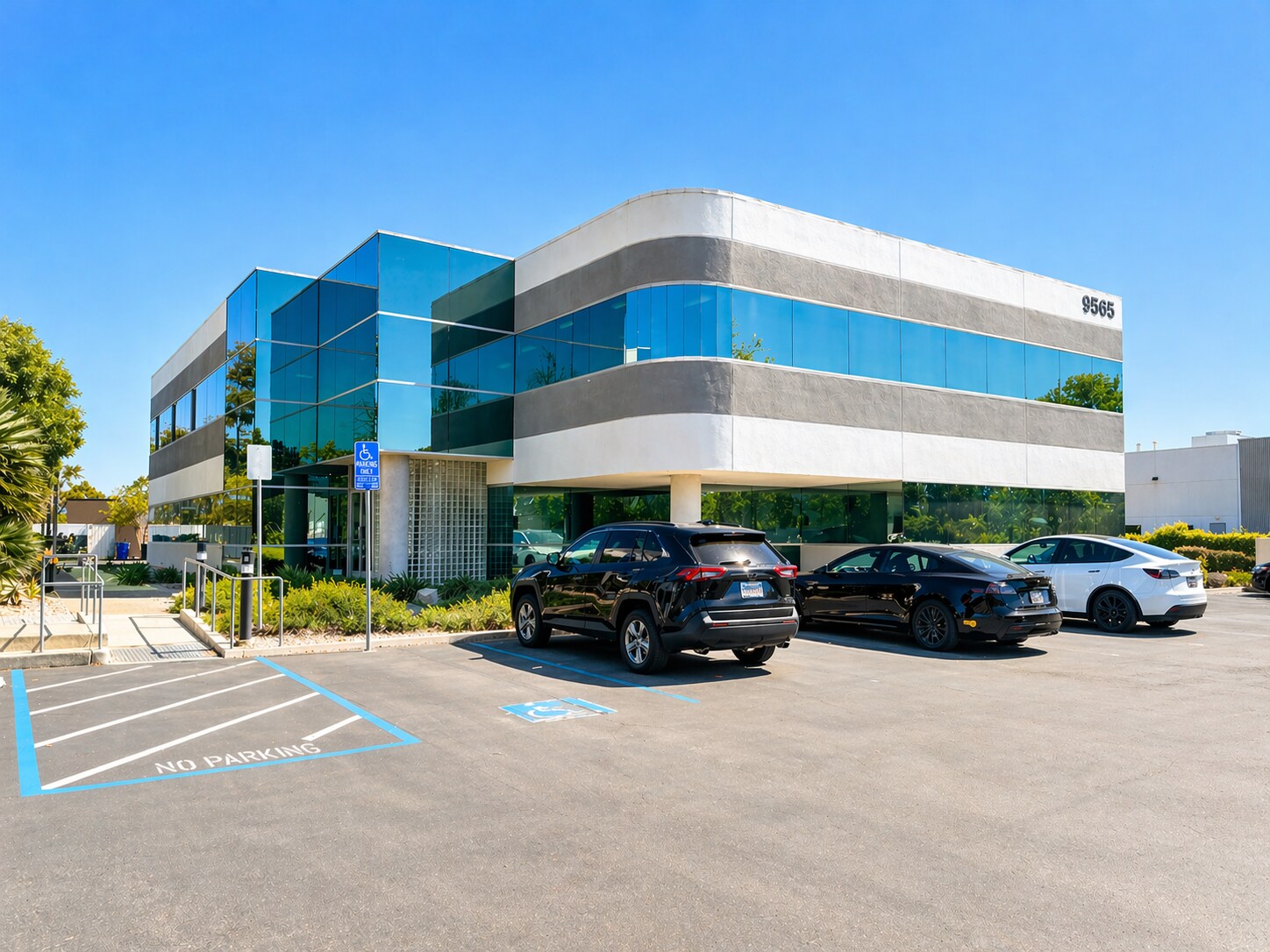 9565 Waples St, San Diego, CA à vendre Photo principale– Image 1 sur 7