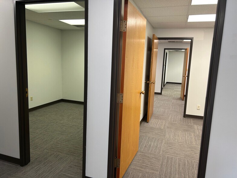 202 W Van Buren St, Columbia City, IN à louer - Photo de l’immeuble – Image 3 sur 3