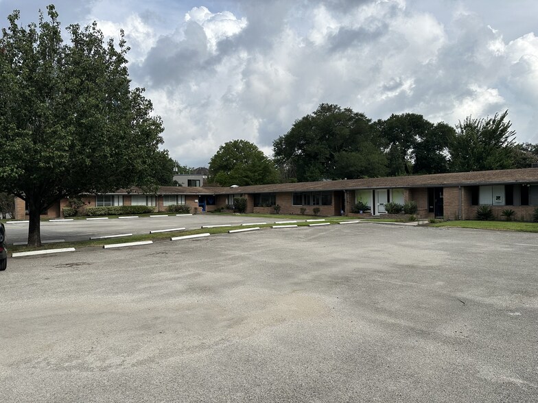 2120 Welch St, Houston, TX à louer - Photo de l’immeuble – Image 2 sur 3