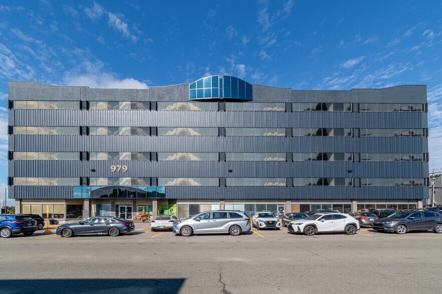 979 Av De Bourgogne, Québec, QC à louer - Photo de l’immeuble – Image 3 sur 5