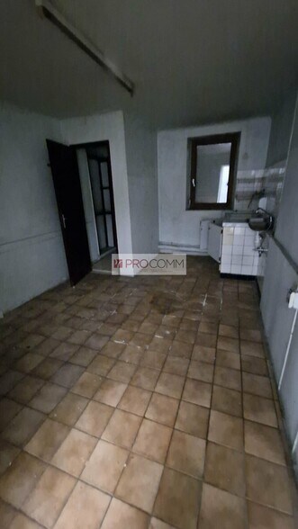 Local commercial dans Montigny-lès-Metz à vendre - Photo de l’immeuble – Image 2 sur 4
