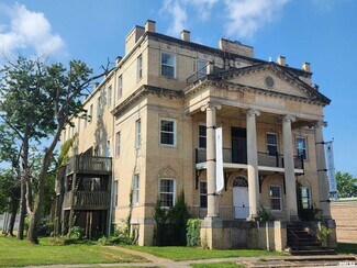 Plus de détails pour 202 E Oak St, West Frankfort, IL - Spécialisé à vendre