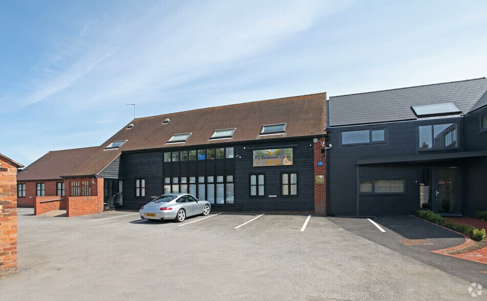 30A Upper High St, Thame à louer - Photo de l’immeuble – Image 1 sur 9