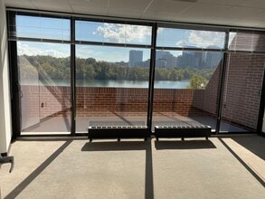 1000-1010 Wisconsin Ave NW, Washington, DC à louer Photo intérieure– Image 2 sur 7