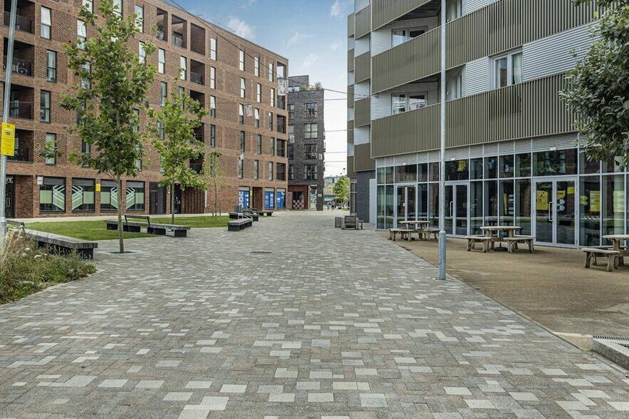 8 Parkes St, Londres à louer - Photo de l’immeuble – Image 3 sur 26