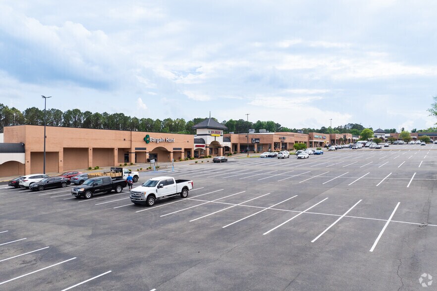 7001 Crestwood Blvd, Birmingham, AL à louer - Photo de l’immeuble – Image 3 sur 15