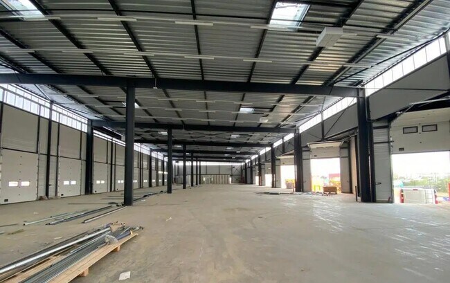 Plus de détails pour Local d'activités à louer