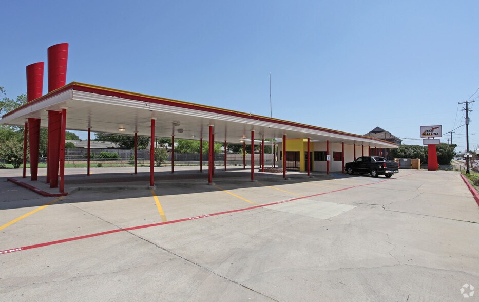 6001 Watauga Rd, Watauga, TX à vendre - Photo principale – Image 1 sur 17