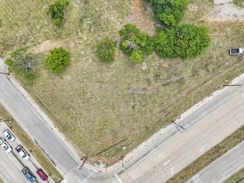 2202 Rowlett rd, Garland, TX à vendre - Photo de l’immeuble – Image 3 sur 10