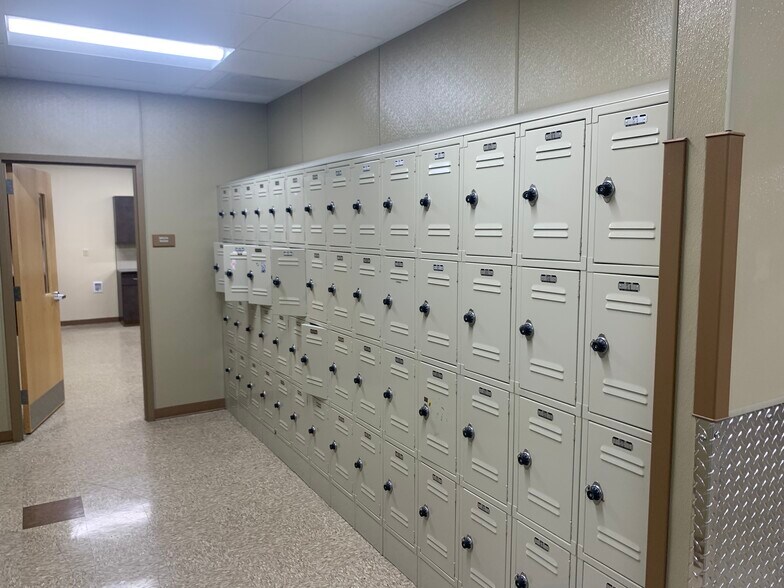 694-760 Crescent St, Brockton, MA à louer - Photo intérieure – Image 3 sur 34