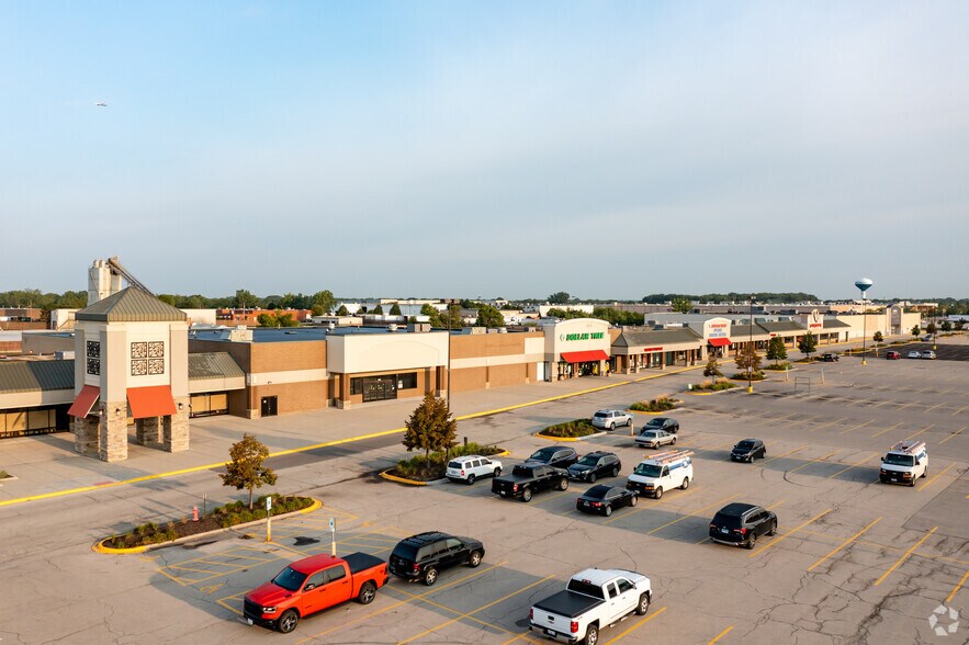 1000-1090 S Barrington Rd, Streamwood, IL à louer - Photo de l’immeuble – Image 1 sur 5