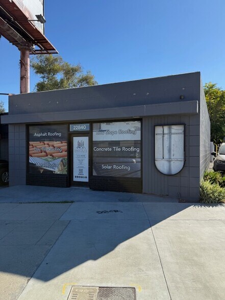 22840 Ventura Blvd, Woodland Hills, CA à louer - Photo de l’immeuble – Image 2 sur 4