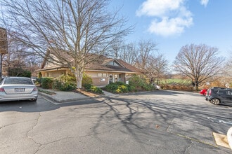 60 Livingston St, Asheville, NC à louer Photo de l’immeuble– Image 2 sur 17