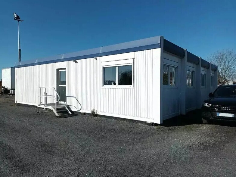 Bureau dans Octeville-sur-Mer à louer - Photo de l’immeuble – Image 1 sur 2