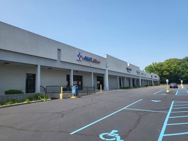 2270 Ballenger Hwy, Flint, MI à louer - Photo de l’immeuble – Image 2 sur 8