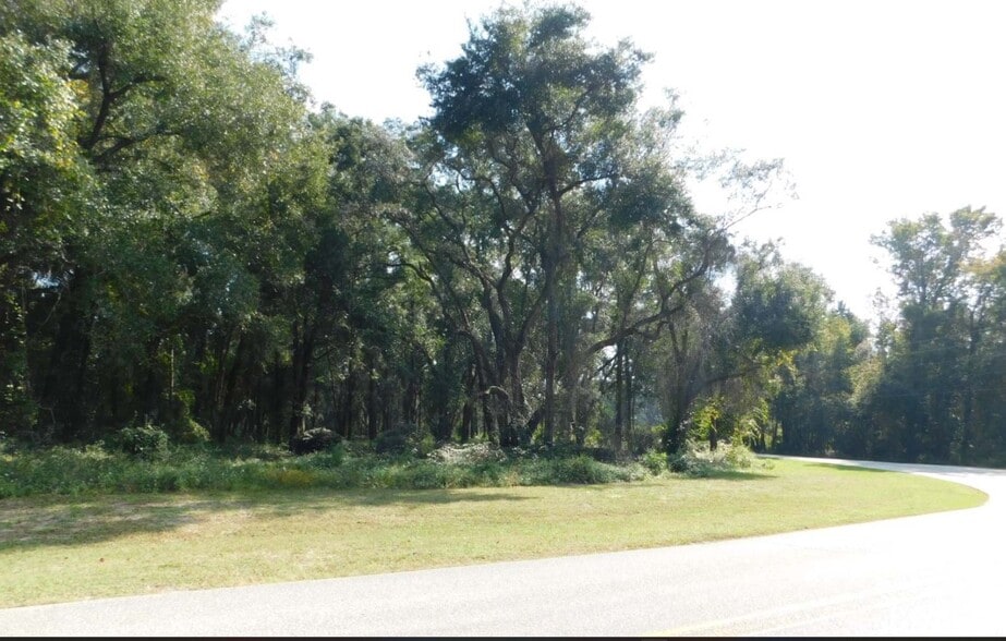 834 NW Commerce Dr, Lake City, FL à vendre - Photo de l’immeuble – Image 2 sur 3